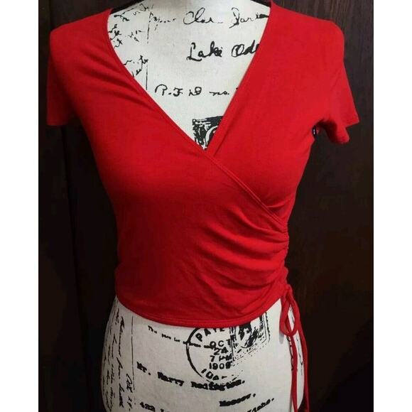 Hollister Baby Tee Must-Have Valentines Day Red Ruched Tie Side Cropped Babydoll - Picture 1 of 6